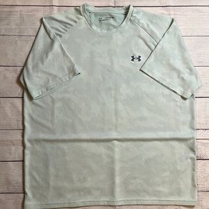 Mens 2XL Under Armor Athletic Tee